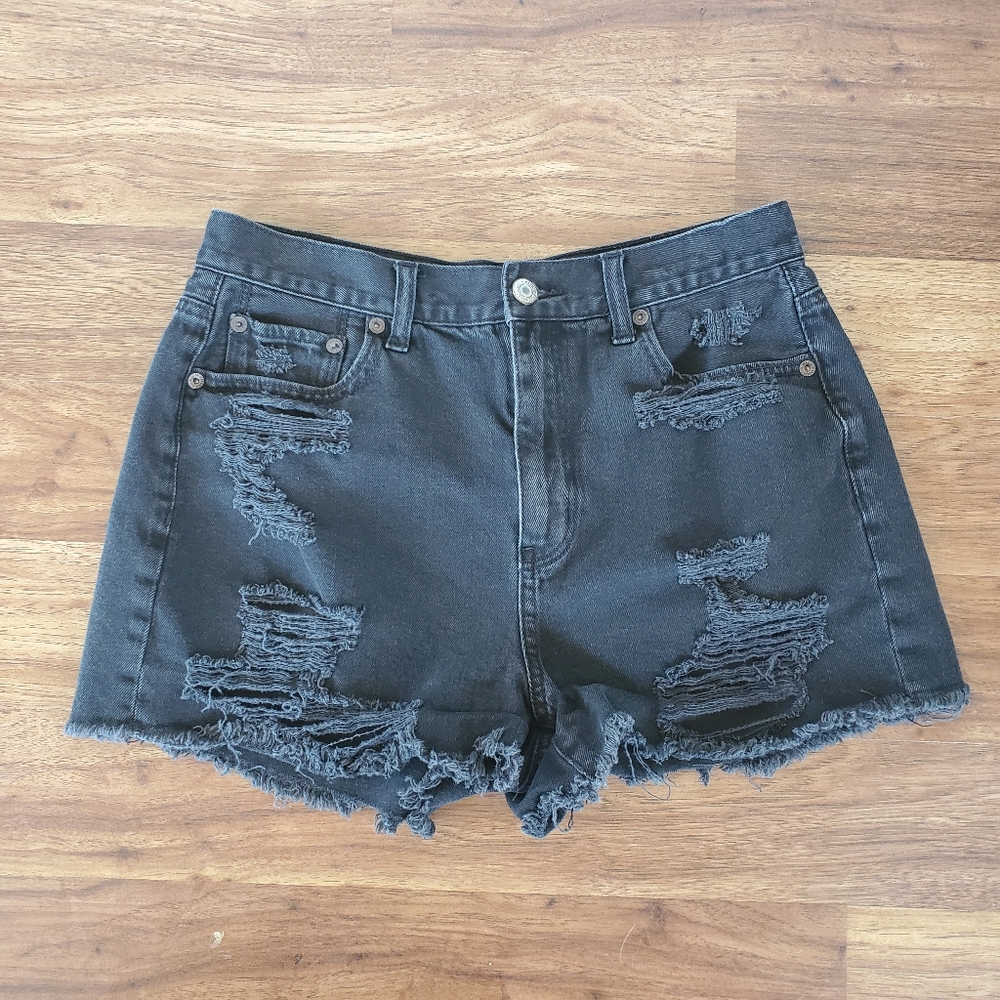 American Eagle Size 6 Distressed Black Mom Shorts